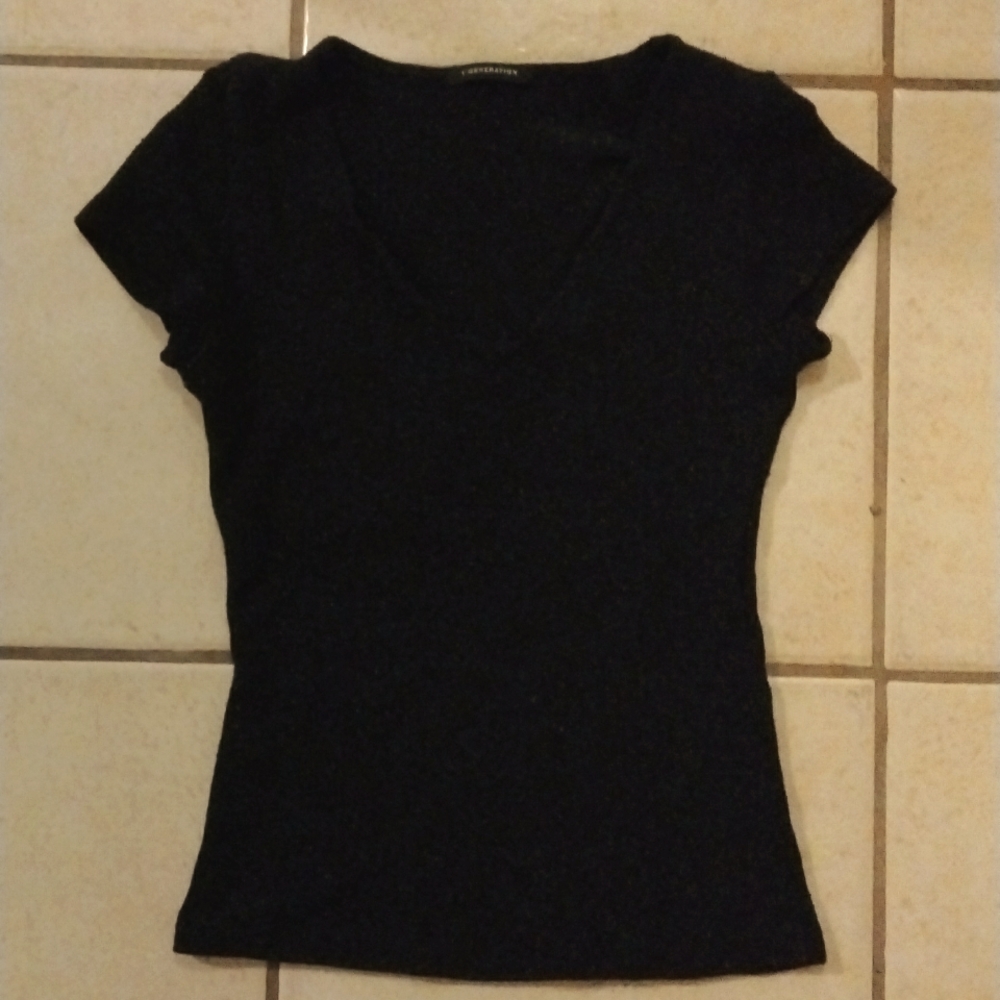 NWOT V GENERATION M, BLACK M SPARKLES ✨ SHIRT